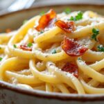 découvrez une recette facile de pâtes carbonara à la crème fraîche, liquide ou épaisse, pour un plat savoureux et rapide à préparer.